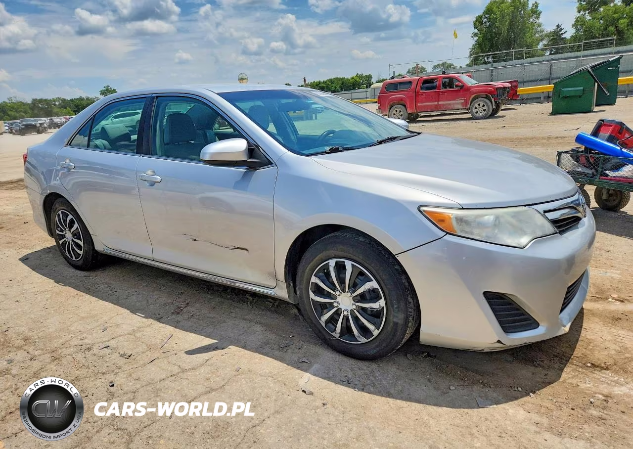 2014 Toyota Camry Le VIN:4T1BF1FK4EU411211 - 4