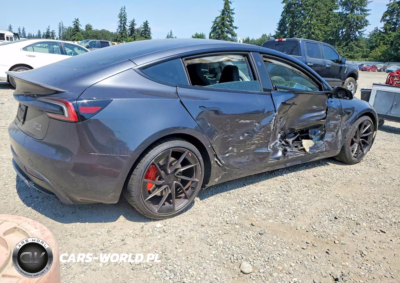 2024 Tesla Model 3 VIN:5YJ3E1ET0RF823615 - 3