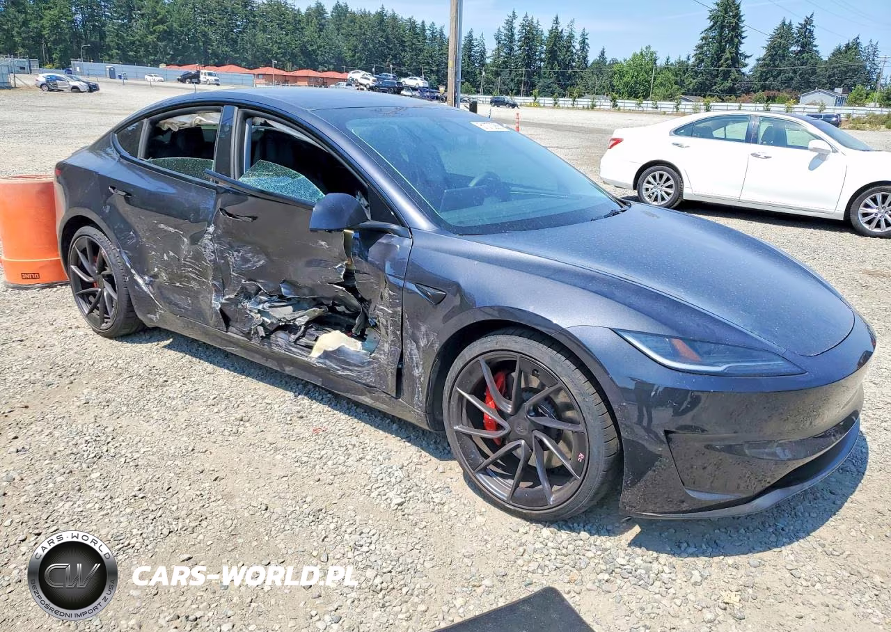2024 Tesla Model 3 VIN:5YJ3E1ET0RF823615 - 4
