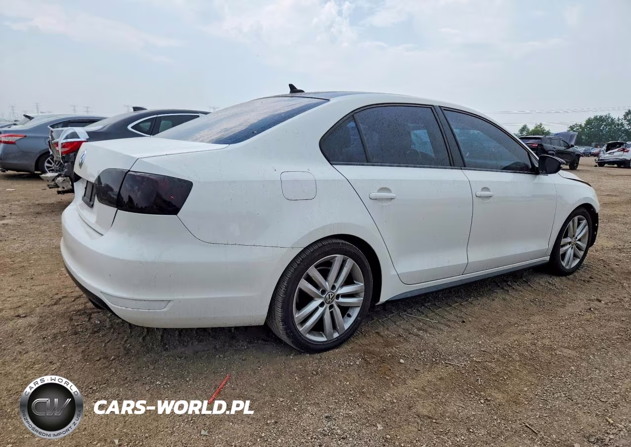2013 Volkswagen Jetta Gli VIN:3VW567AJ2DM262686 - 3