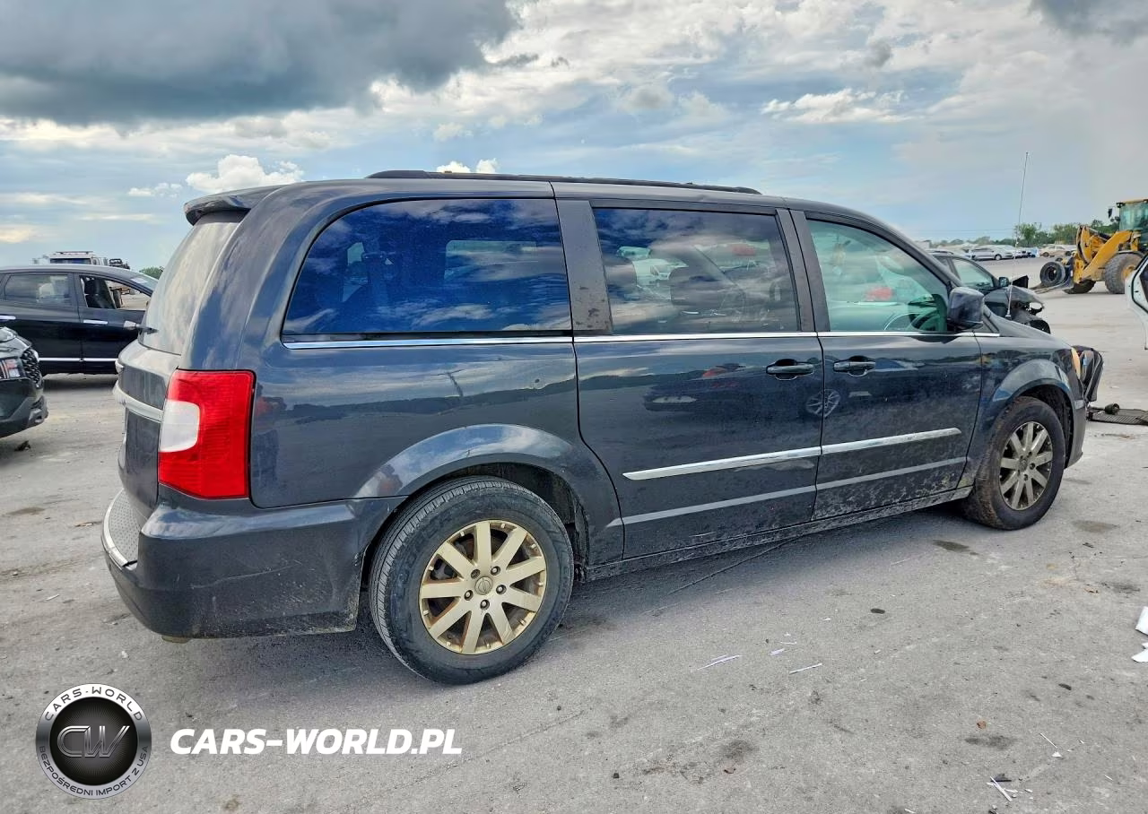2011 Chrysler Town & Country Touring L VIN:2A4RR8DG0BR676230 - 3