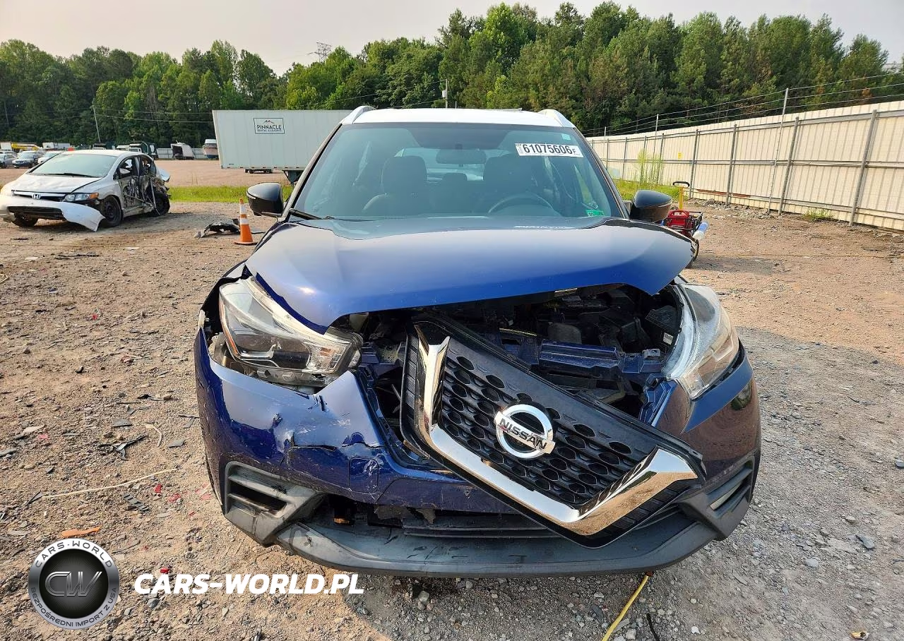 2019 Nissan Kicks Sr VIN:3N1CP5CUXKL561237 - 5