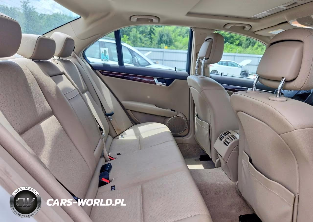 2011 Mercedes-Benz C 300 VIN:WDDGF5EB1BR167492 - 10