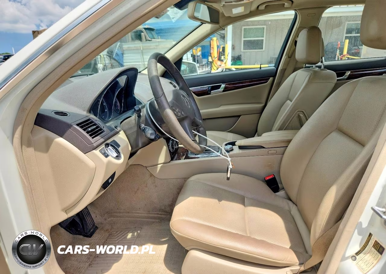 2011 Mercedes-Benz C 300 VIN:WDDGF5EB1BR167492 - 7