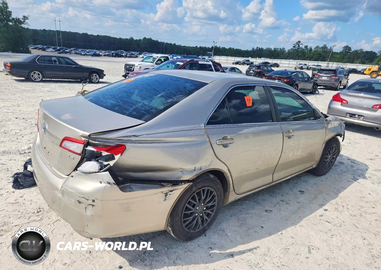 2013 Toyota Camry Le VIN:4T1BF1FK3DU680668 - 3