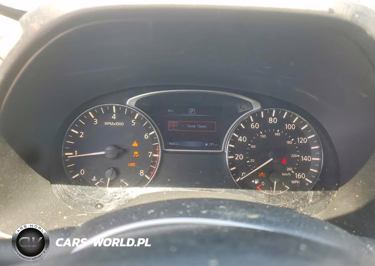 2019 Nissan Pathfinder S VIN:5N1DR2MN2KC630768 - 9