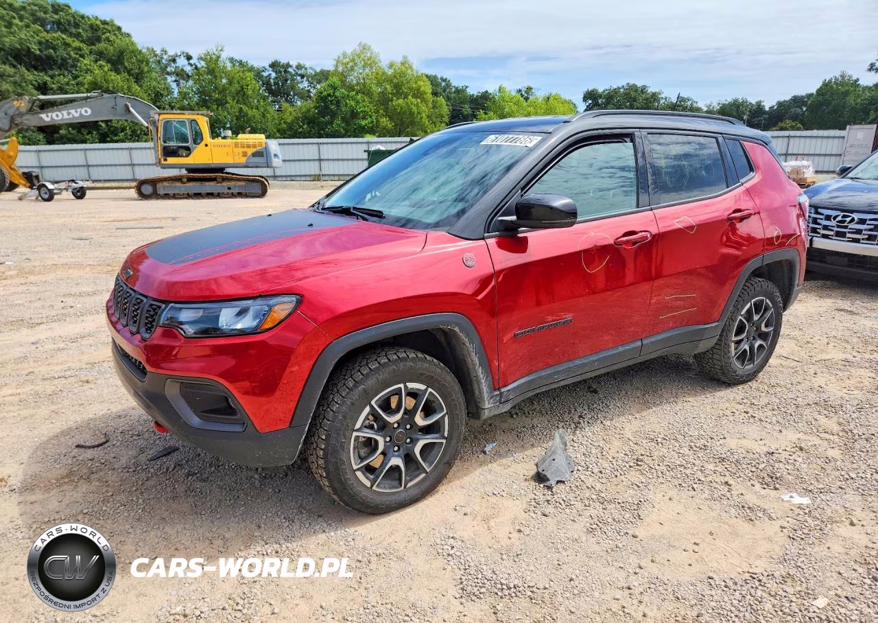 2025 Jeep Compass Trailhawk – zdjęcie 1 z 12