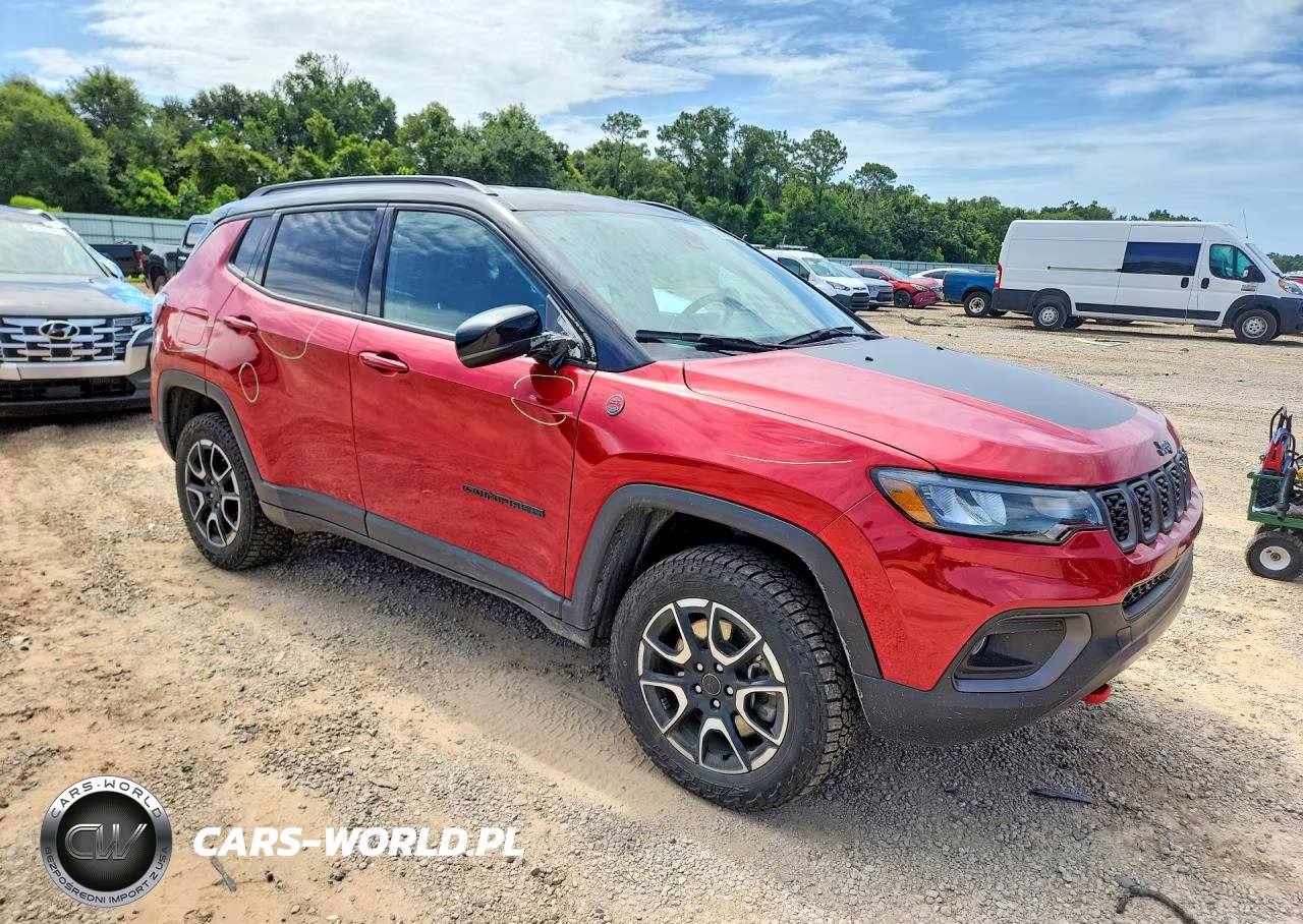 2025 Jeep Compass Trailhawk VIN:3C4NJDDN5ST532916 - 4