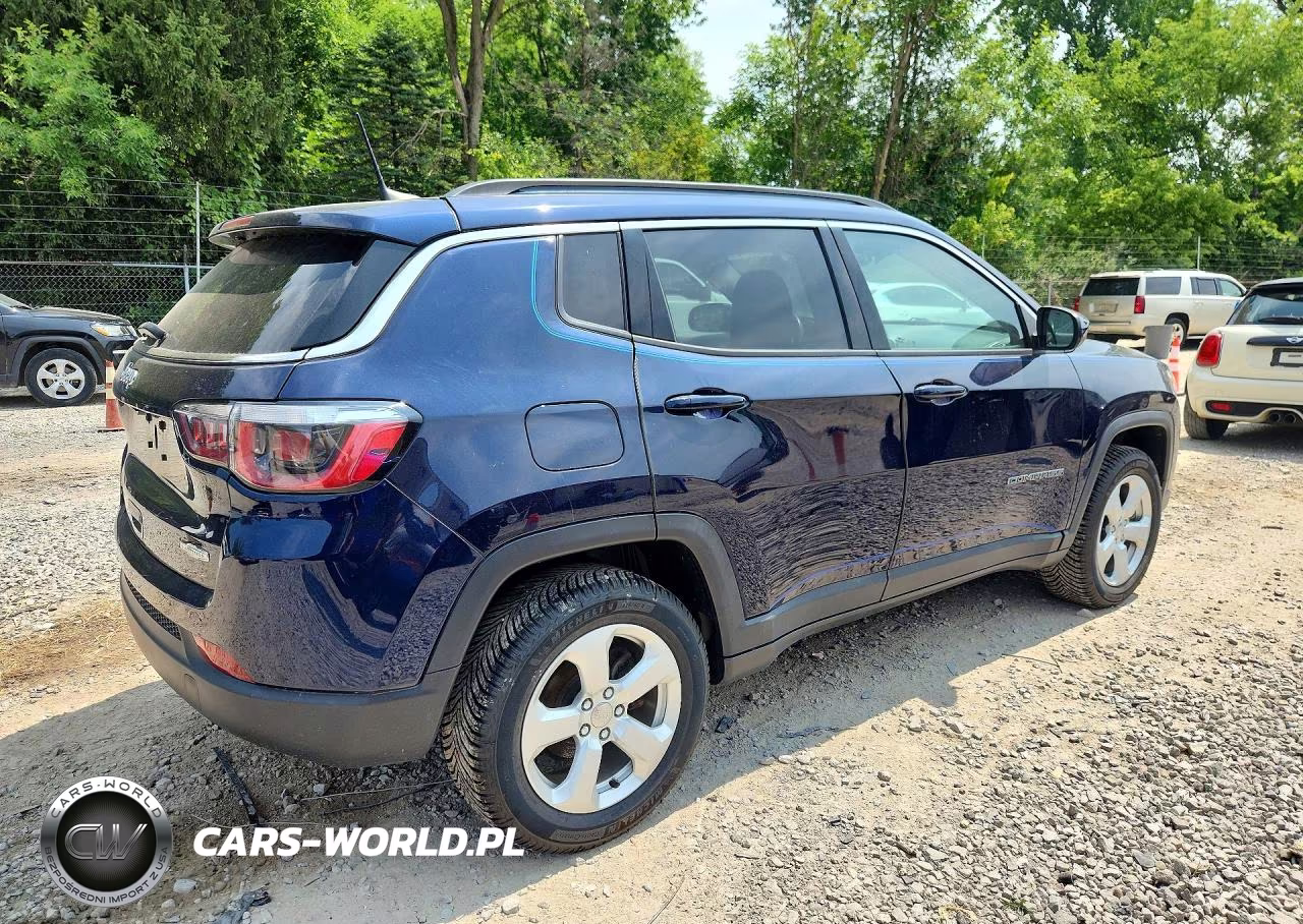 2019 Jeep Compass Latitude VIN:3C4NJDBB8KT839666 - 3
