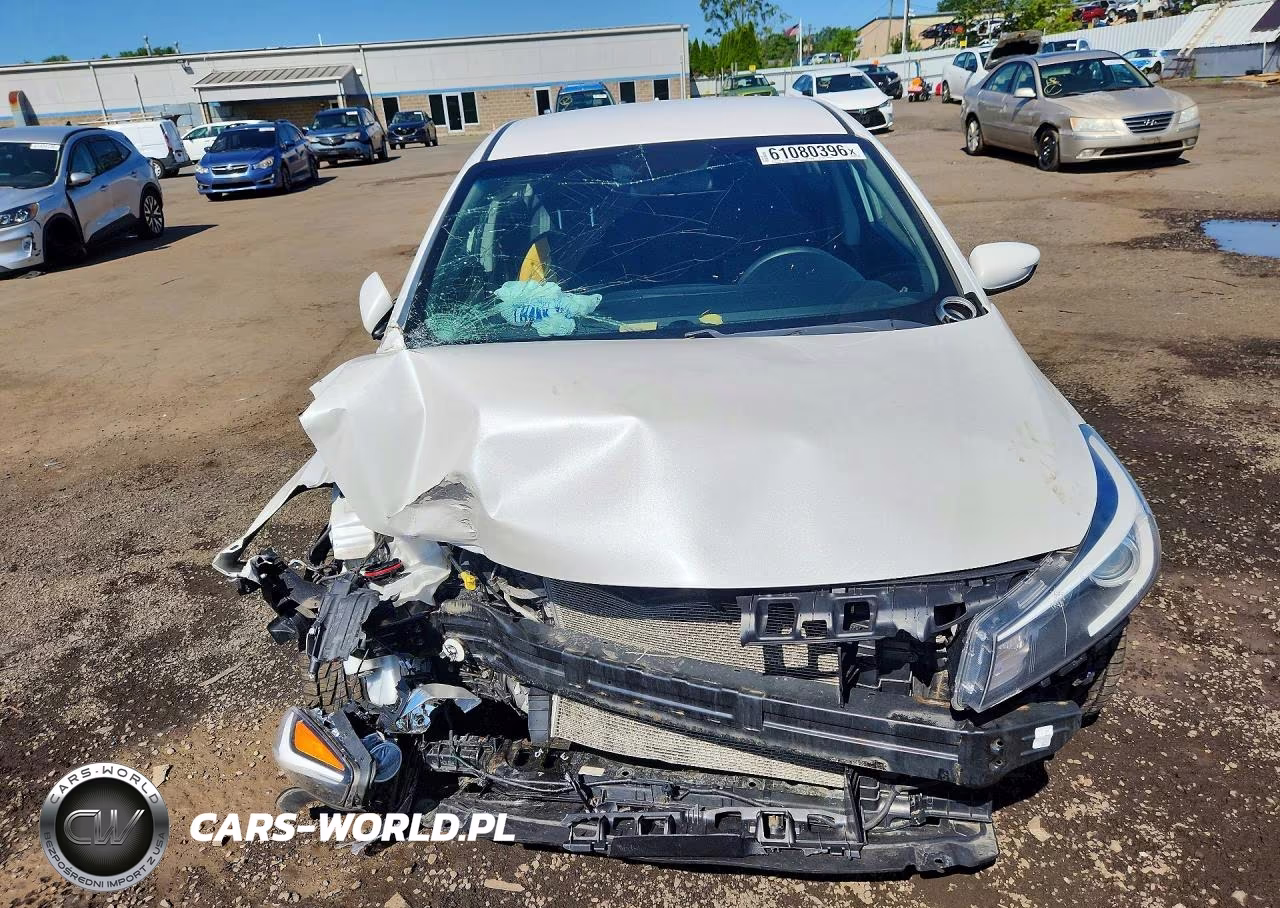 2018 Kia Forte Lx VIN:3KPFL4A7XJE242372 - 5