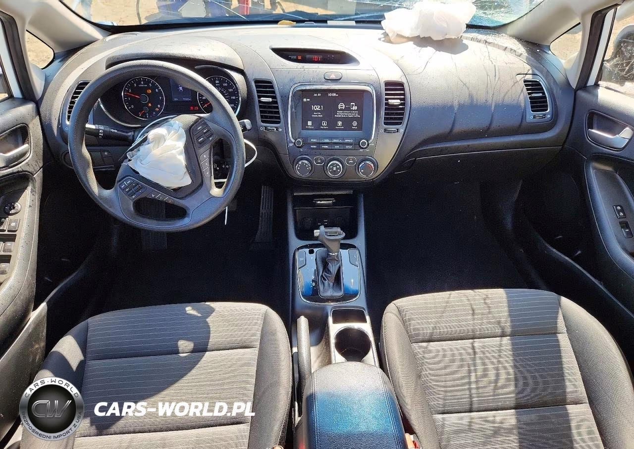 2018 Kia Forte Lx VIN:3KPFL4A7XJE242372 - 8
