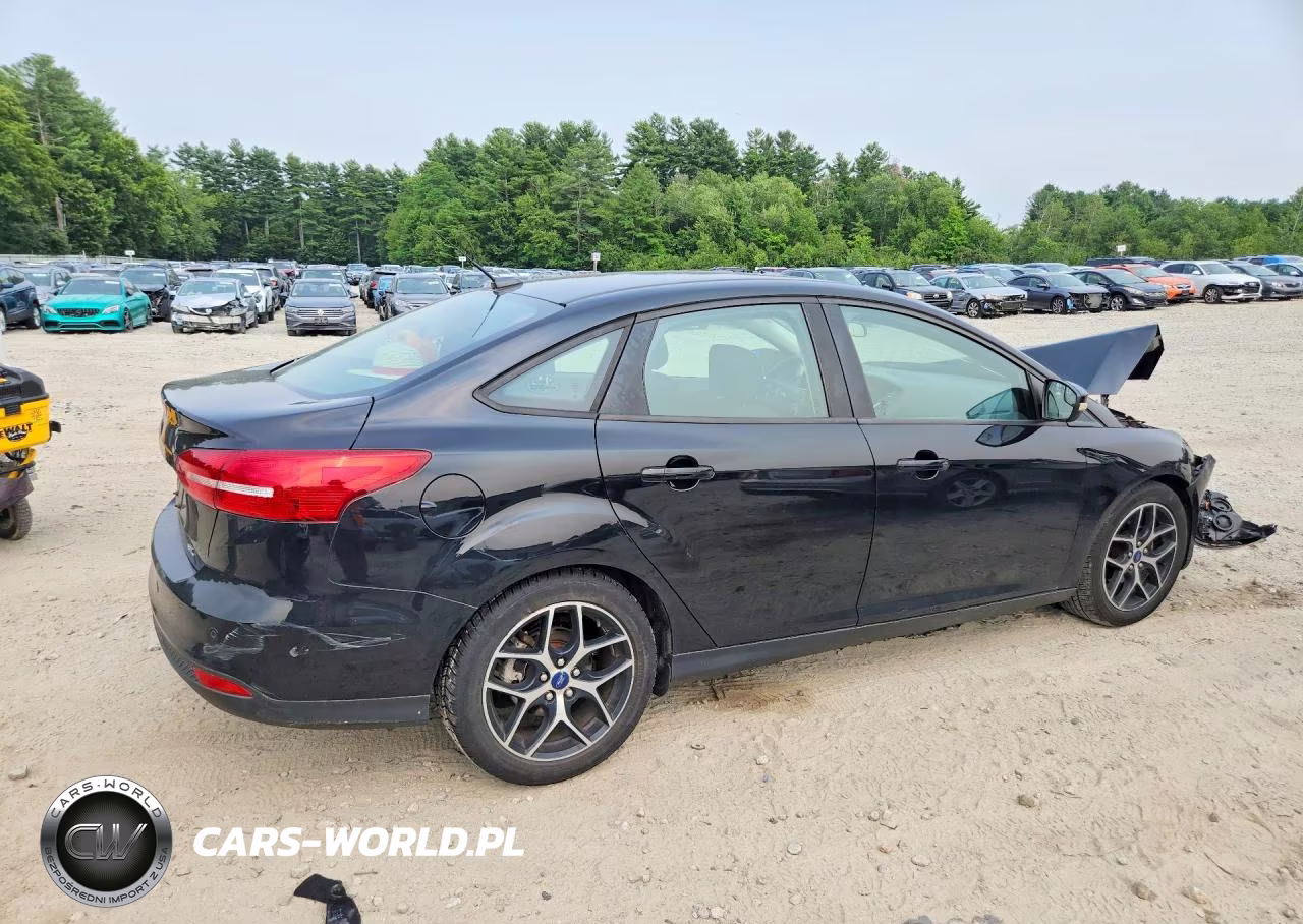 2018 Ford Focus Sel VIN:1FADP3H2XJL233765 - 3