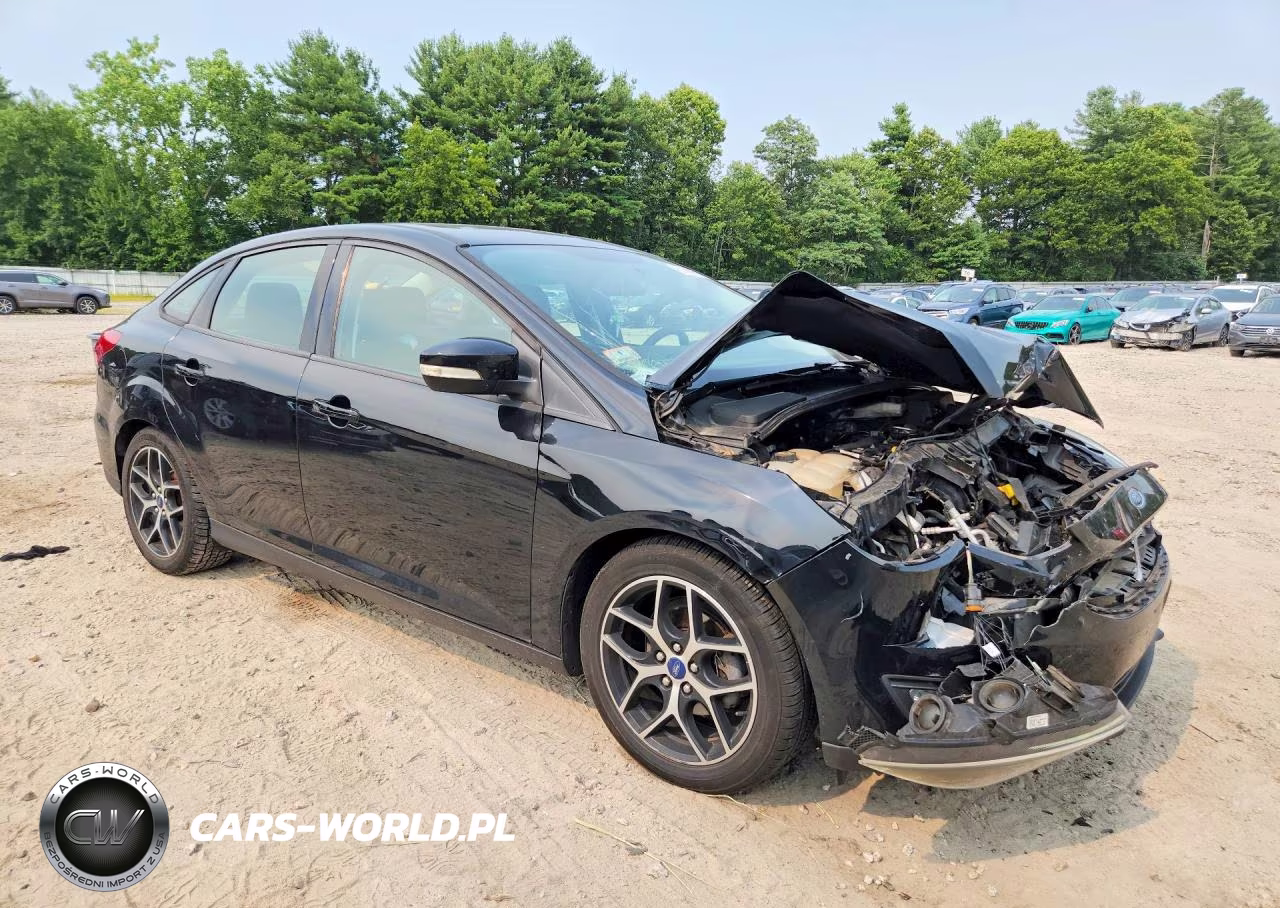 2018 Ford Focus Sel VIN:1FADP3H2XJL233765 - 4