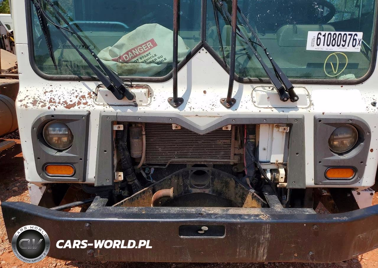2012 Mack Mru613 Refuse Truck VIN:1M2AV02C4CM008950 - 10