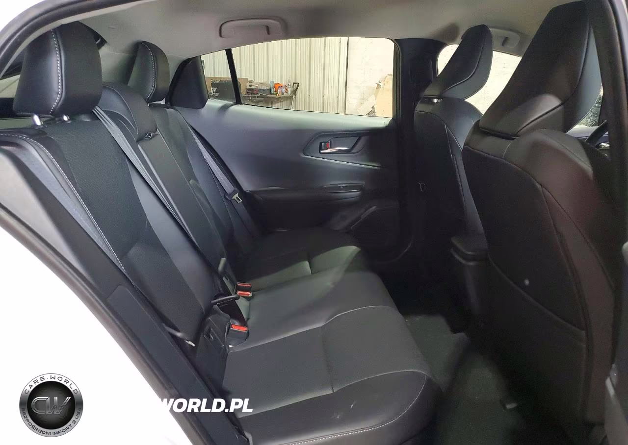 2024 Toyota Prius Xle VIN:JTDACAAU6R3035754 - 10