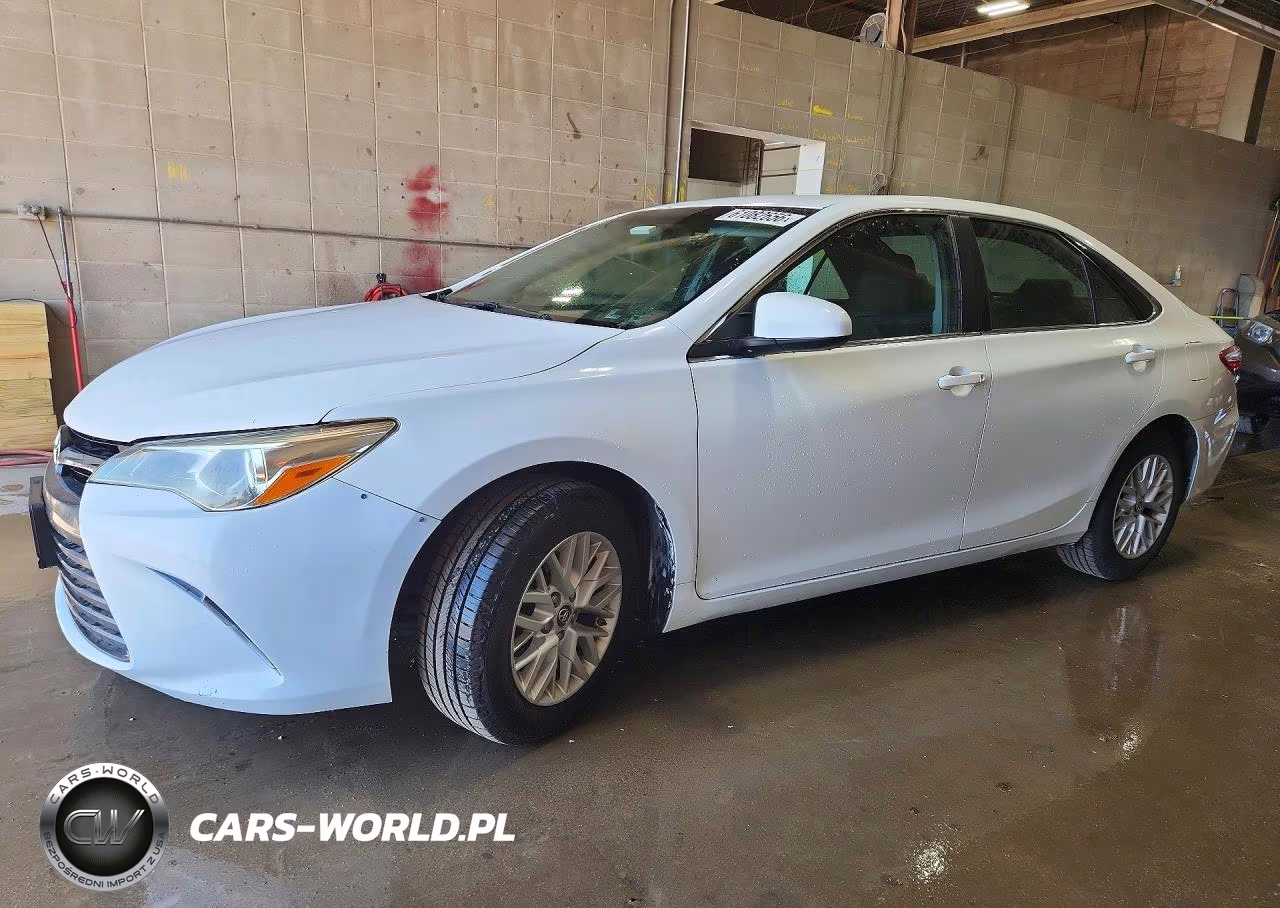 2016 Toyota Camry Le