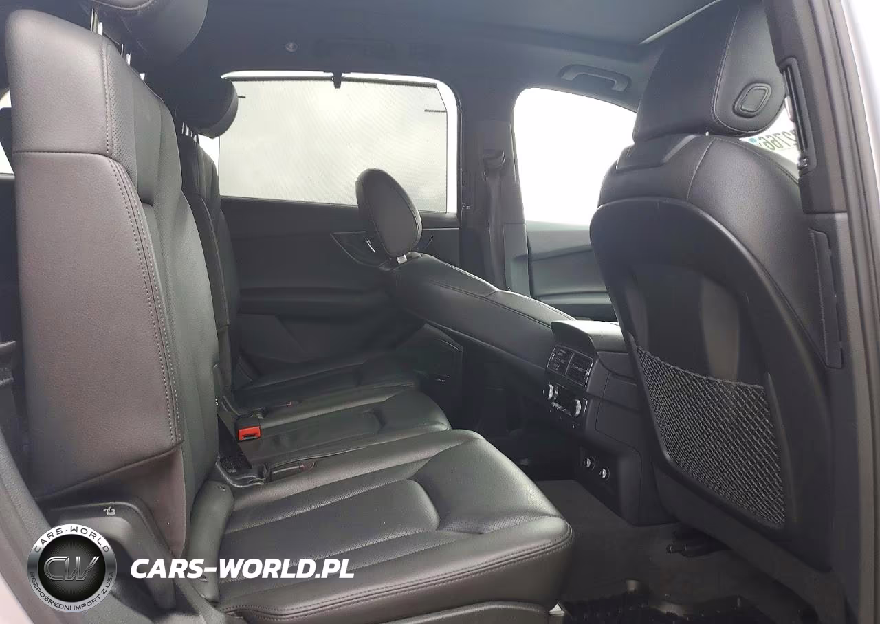 2018 Audi Q7 Prestige VIN:WA1VAAF7XJD011332 - 10