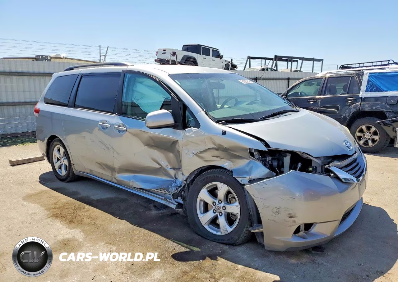 2014 Toyota Sienna Le VIN:5TDKK3DC5ES464236 - 4