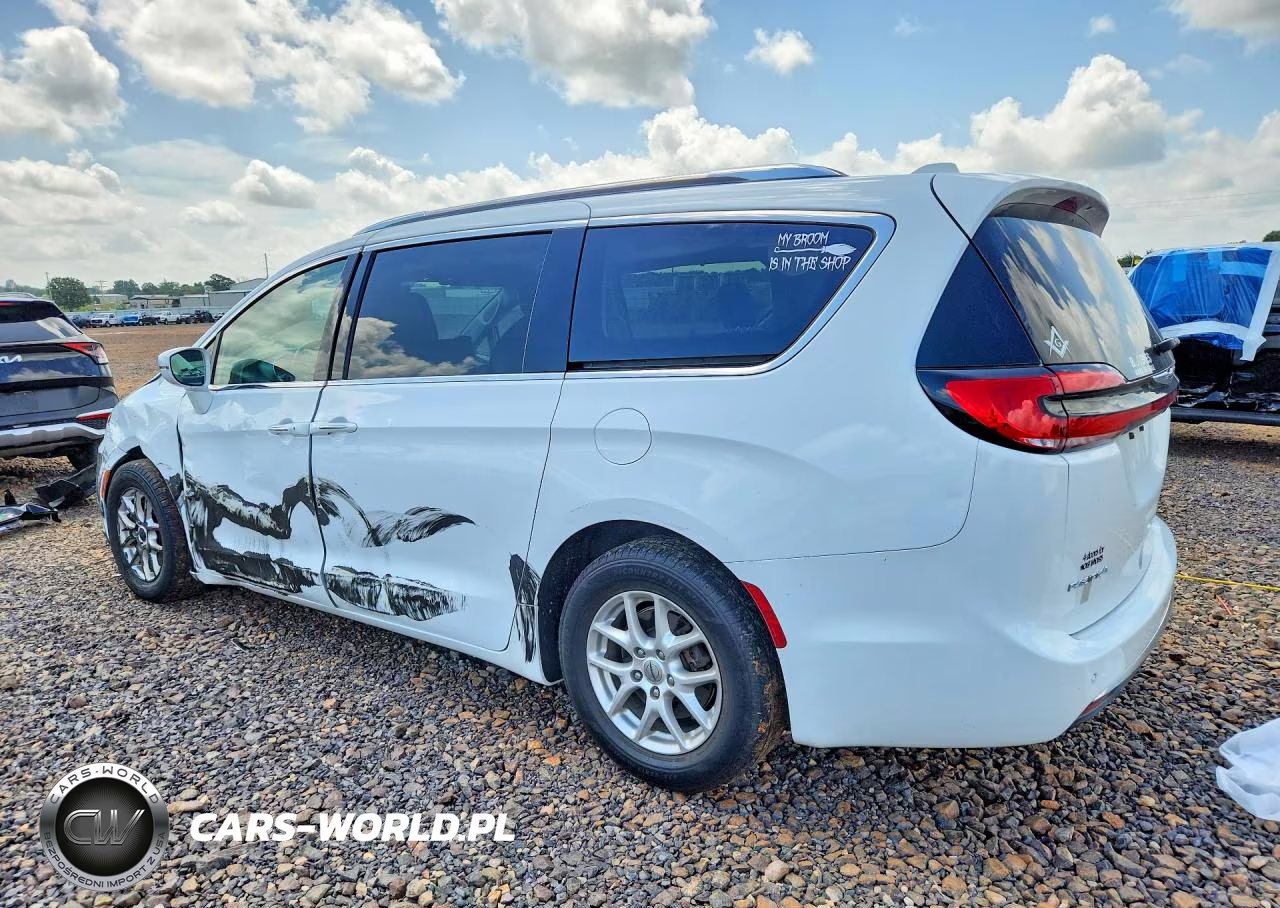 2021 Chrysler Pacifica Touring L VIN:2C4RC1BG9MR603877 - 2