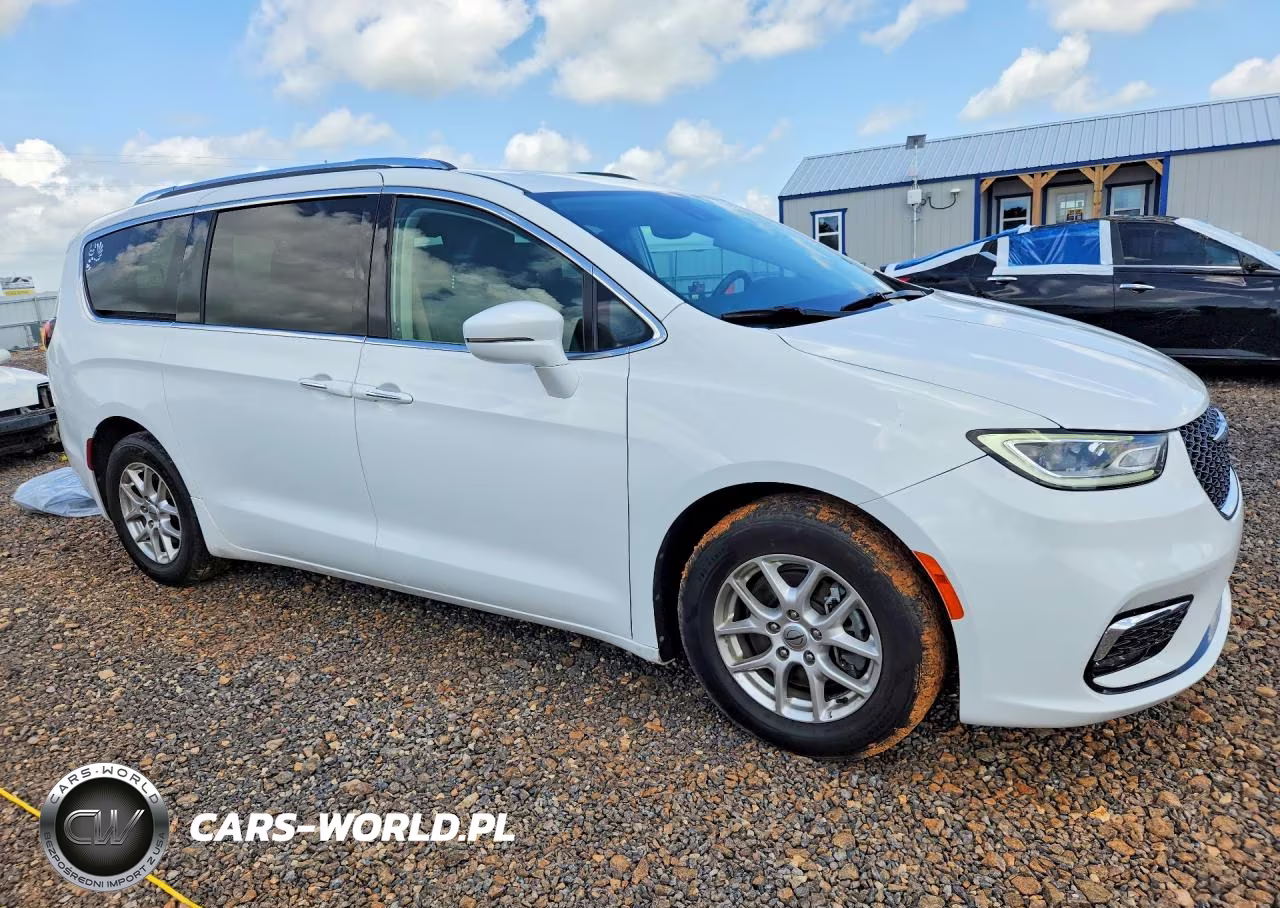 2021 Chrysler Pacifica Touring L VIN:2C4RC1BG9MR603877 - 4