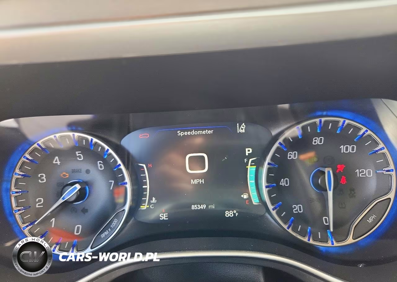 2021 Chrysler Pacifica Touring L VIN:2C4RC1BG9MR603877 - 9