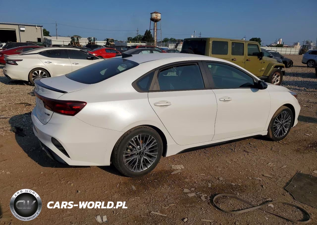 2023 Kia Forte Gt Line VIN:3KPF54AD1PE653605 - 3