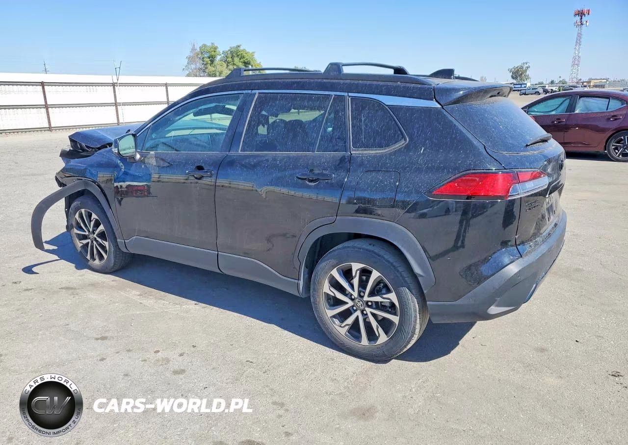 2022 Toyota Corolla Cross Xle VIN:7MUDAABG8NV009618 - 2