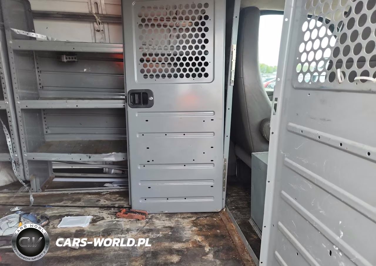 2011 Chevrolet Express G2500 VIN:1GCWGFFAXB1131409 - 11