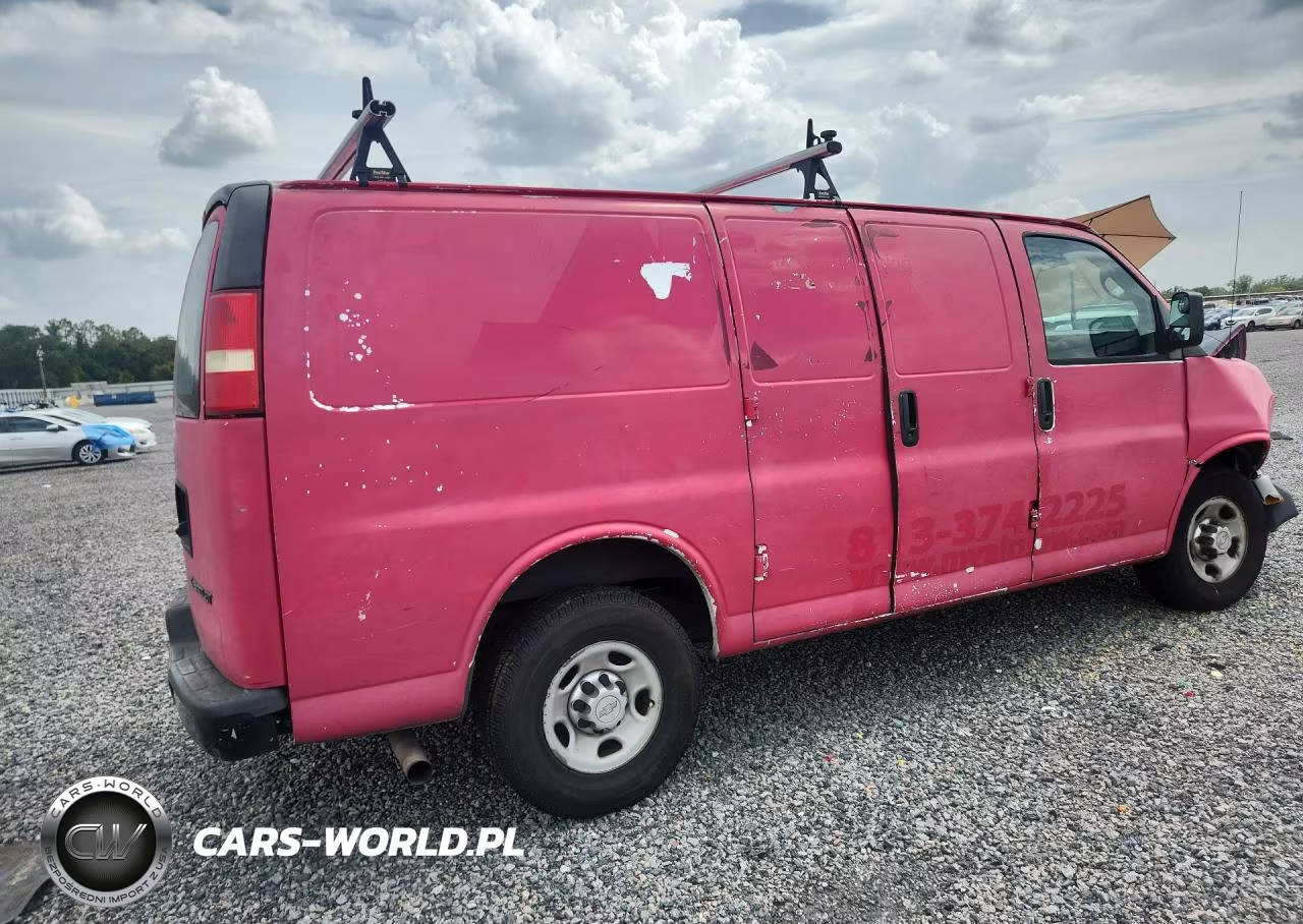 2011 Chevrolet Express G2500 VIN:1GCWGFFAXB1131409 - 3