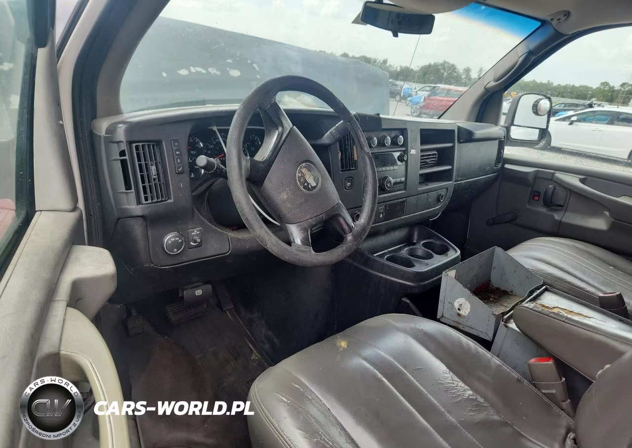 2011 Chevrolet Express G2500 VIN:1GCWGFFAXB1131409 - 8