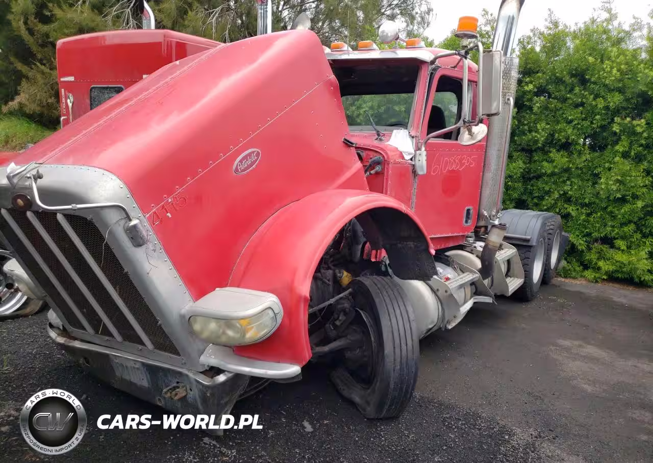 2009 Peterbilt 388 Semi Truck