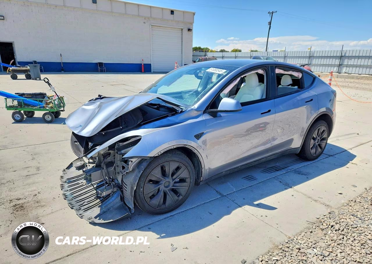 2024 Tesla Model Y – zdjęcie 1 z 13