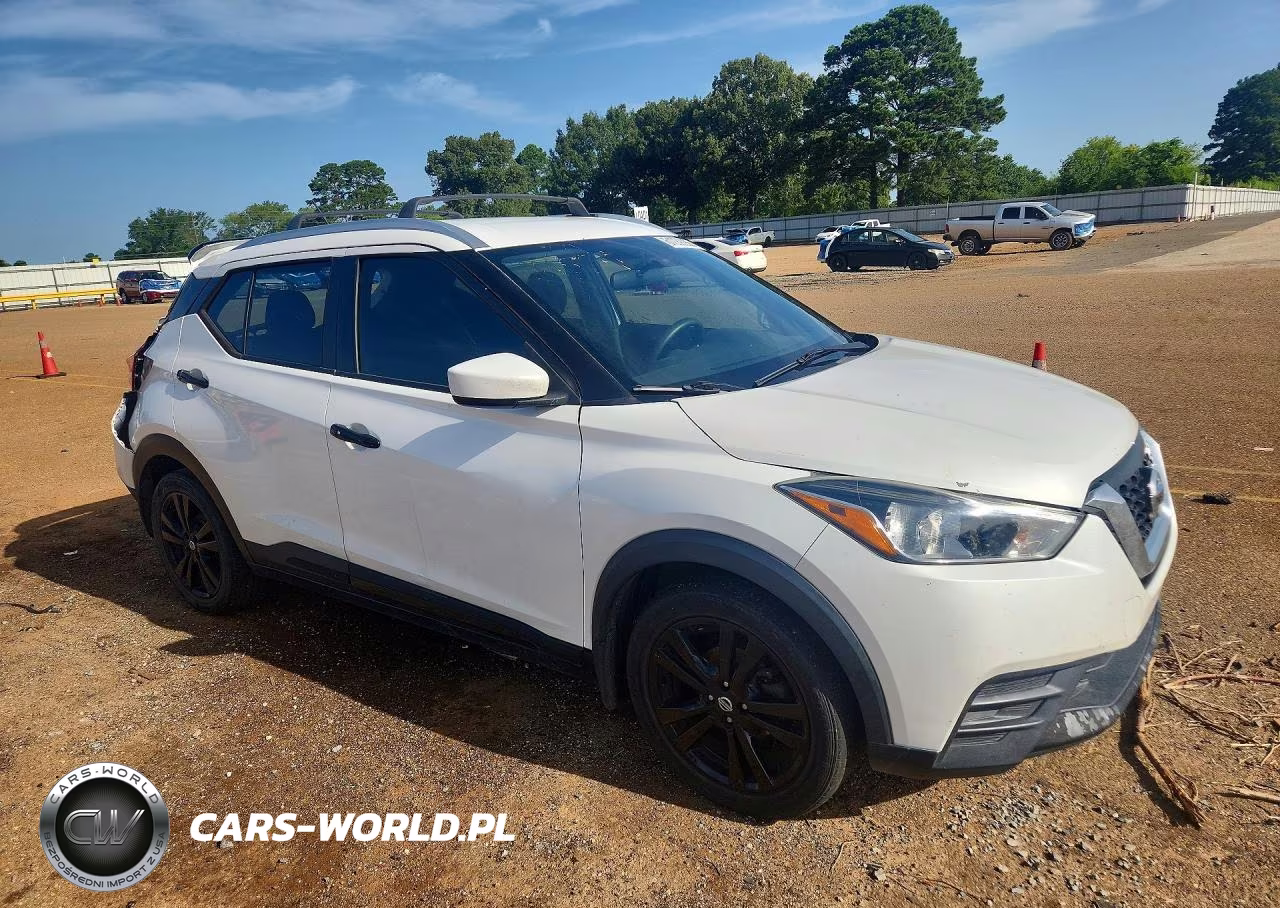 2018 Nissan Kicks Sv VIN:3N1CP5CU9JL514280 - 4