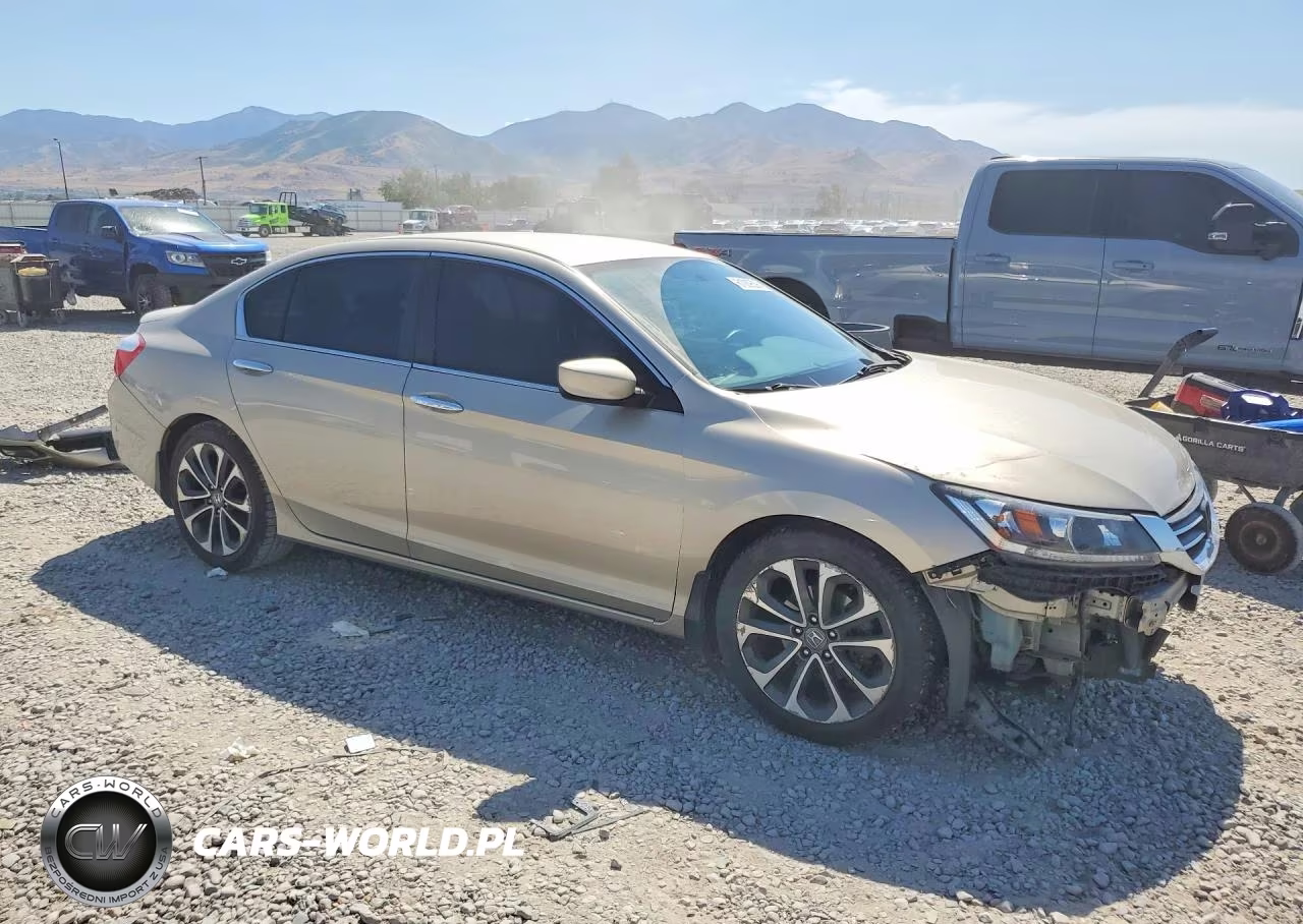 2015 Honda Accord Sport VIN:1HGCR2F52FA132165 - 4