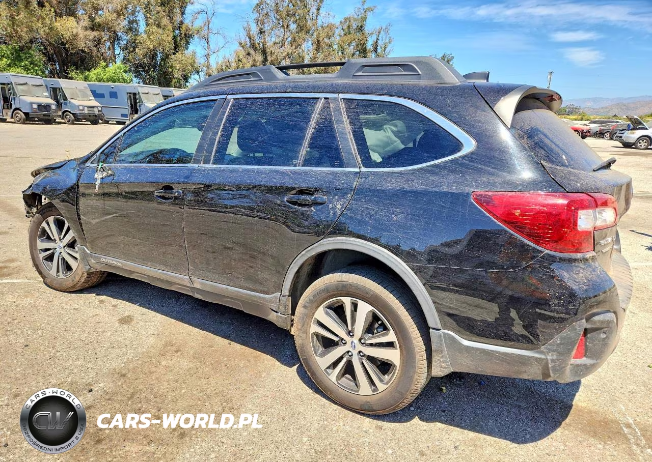 2018 Subaru Outback 3.6R Limited VIN:4S4BSENC3J3265090 - 2