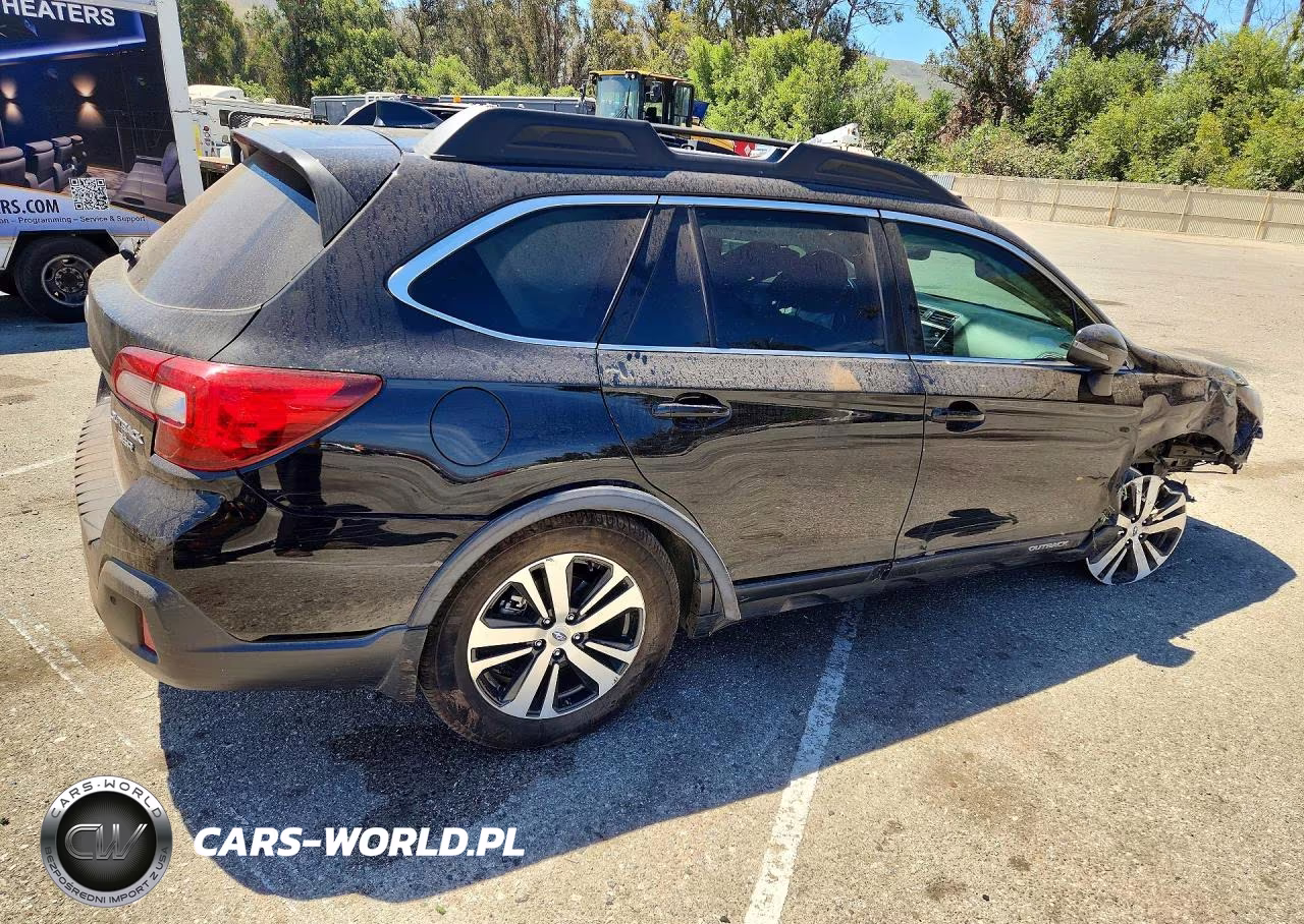 2018 Subaru Outback 3.6R Limited VIN:4S4BSENC3J3265090 - 3