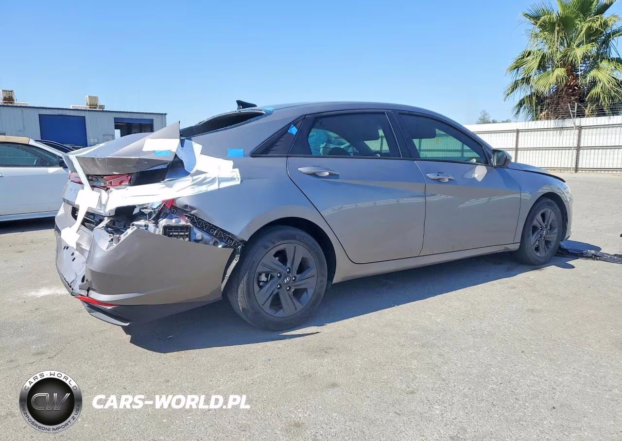 2022 Hyundai Elantra Sel VIN:KMHLM4AG1NU312487 - 3