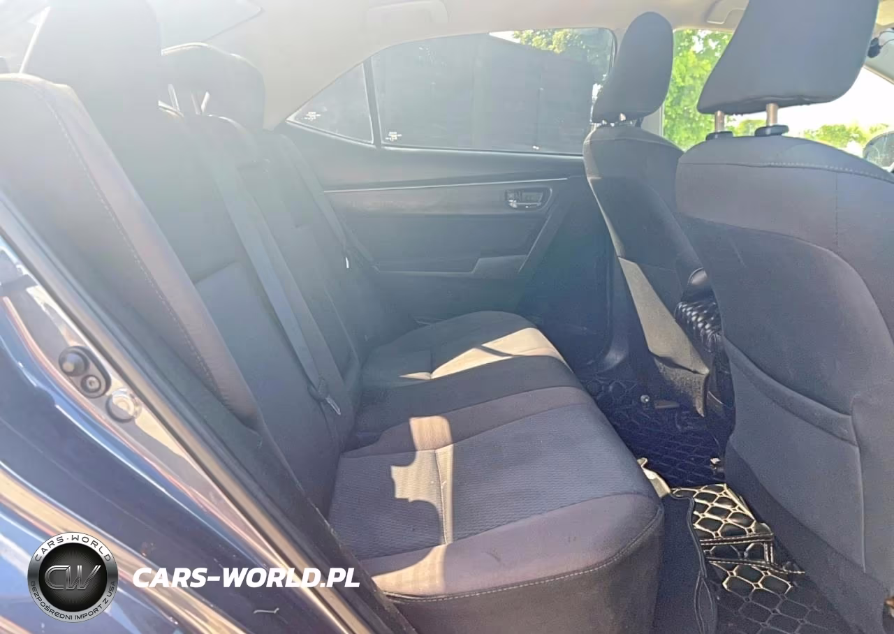 2017 Toyota Corolla Le VIN:5YFBURHE7HP640550 - 6