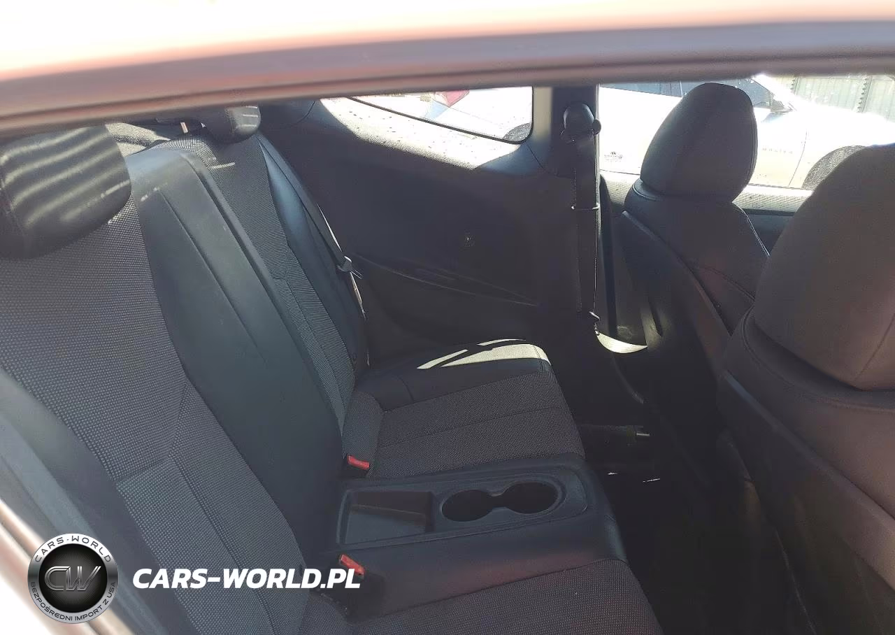 2014 Hyundai Veloster Base VIN:KMHTC6AD0EU210781 - 10