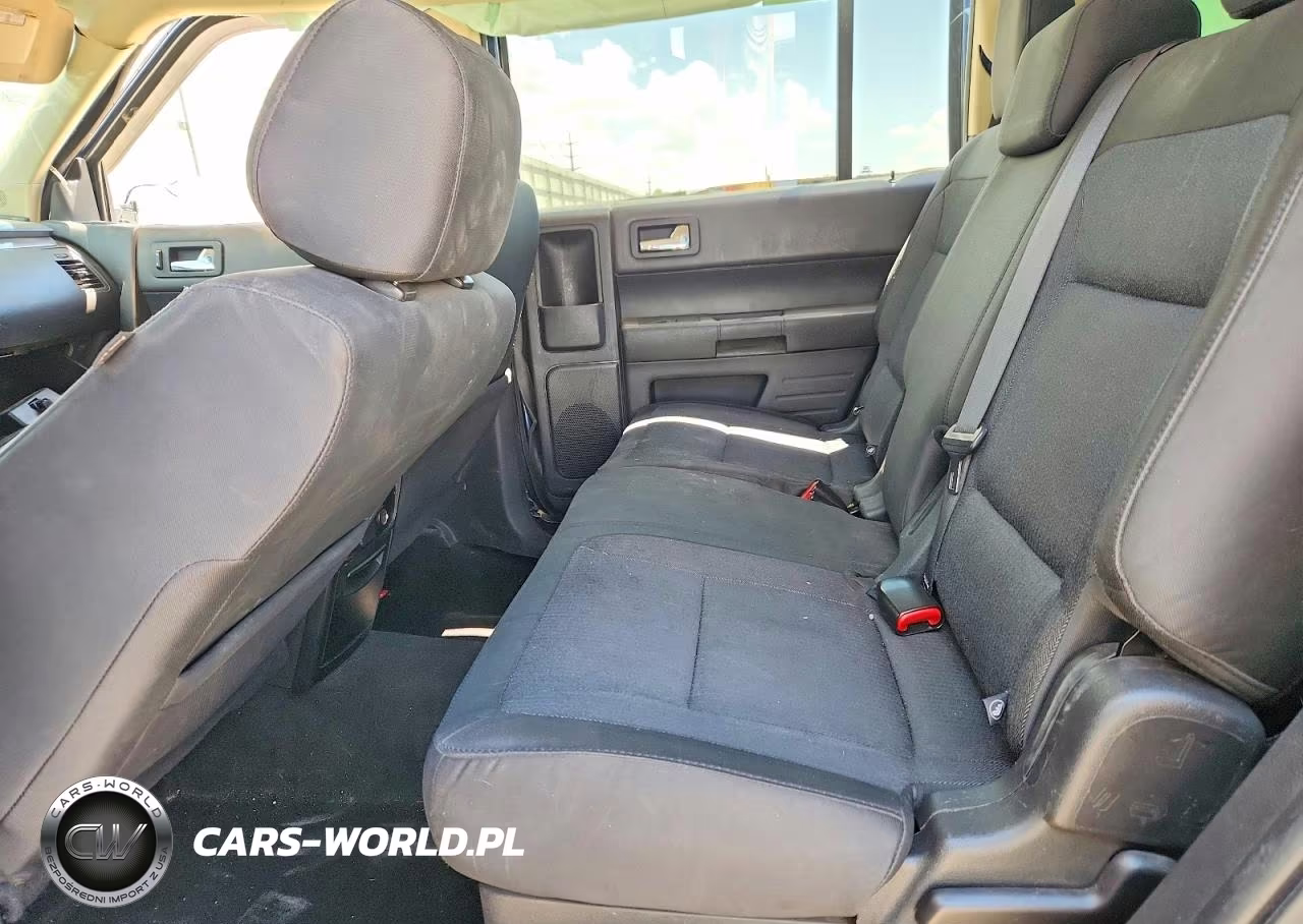 2019 Ford Flex Se VIN:2FMGK5B84KBA11699 - 10