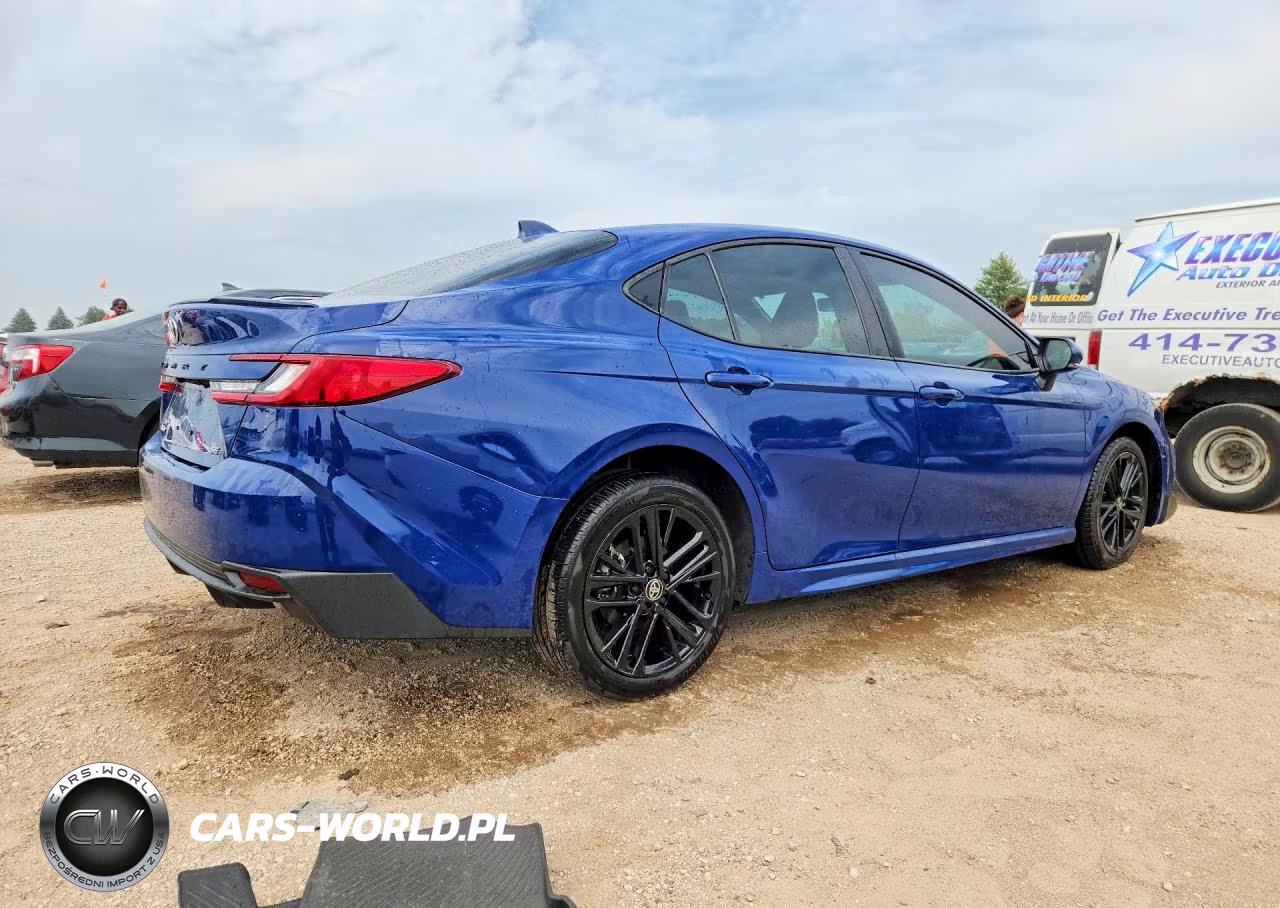 2026 Toyota Camry Se VIN:4T1DBADK4TU049983 - 3