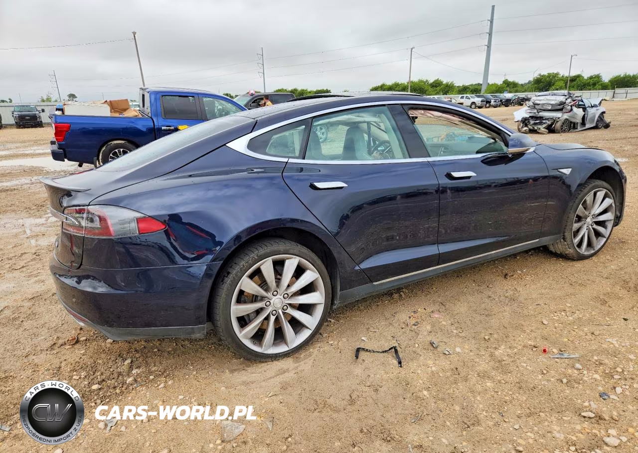 2013 Tesla Model S VIN:5YJSA1DP9DFP05938 - 3