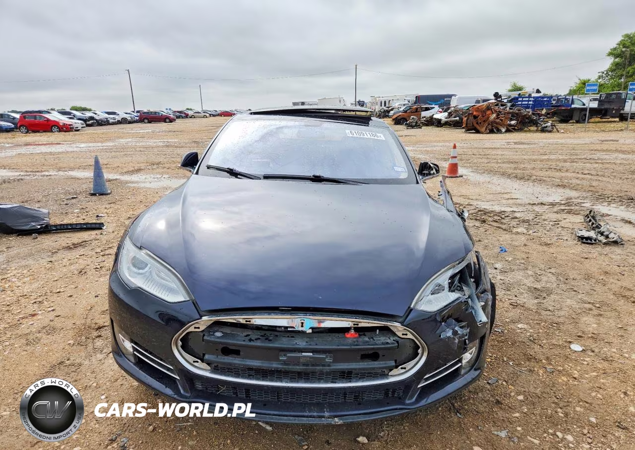 2013 Tesla Model S VIN:5YJSA1DP9DFP05938 - 5