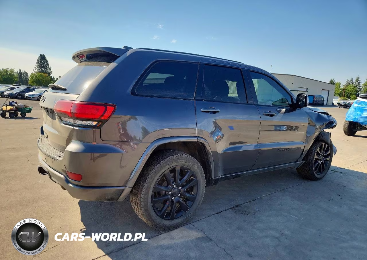 2019 Jeep Grand Cherokee Laredo VIN:1C4RJFAG6KC592072 - 3