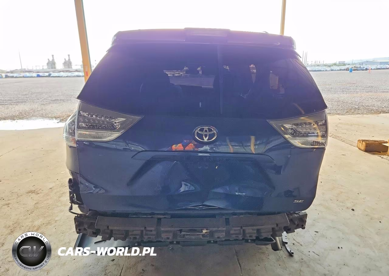 2018 Toyota Sienna Se Premium 8-Passenger VIN:5TDXZ3DC6JS944975 - 6