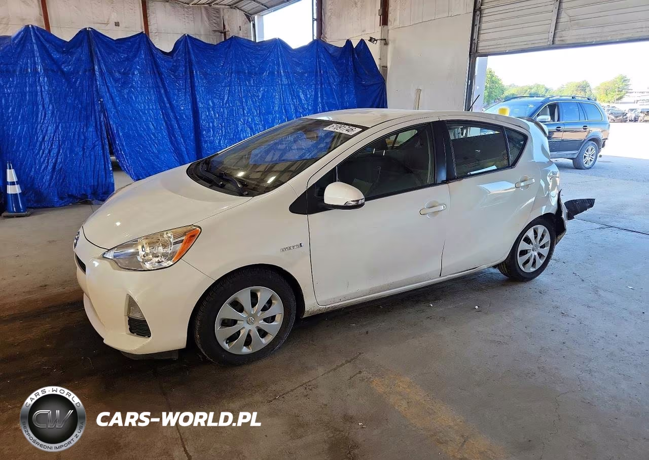 2014 Toyota Prius C Two