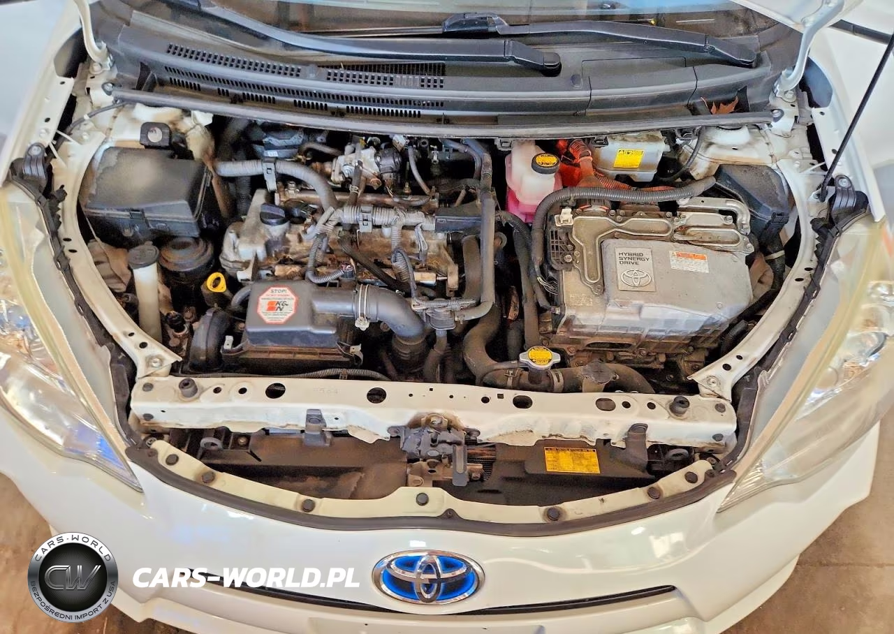 2014 Toyota Prius C Two VIN:JTDKDTB33E1569738 - 11