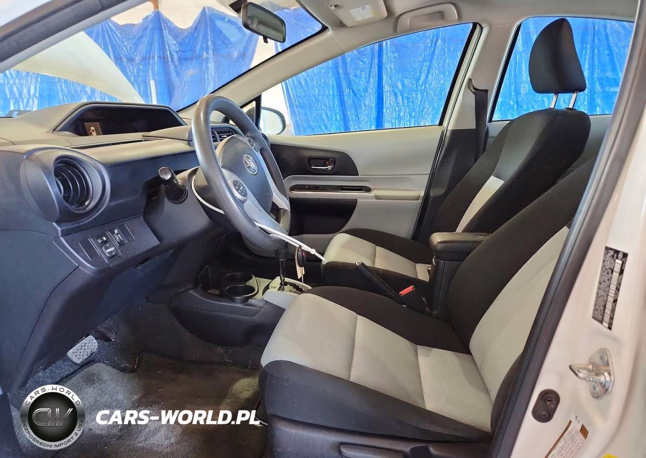 2014 Toyota Prius C Two VIN:JTDKDTB33E1569738 - 7