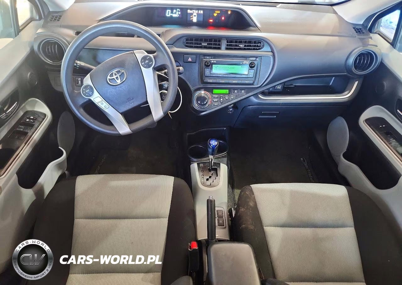 2014 Toyota Prius C Two VIN:JTDKDTB33E1569738 - 8