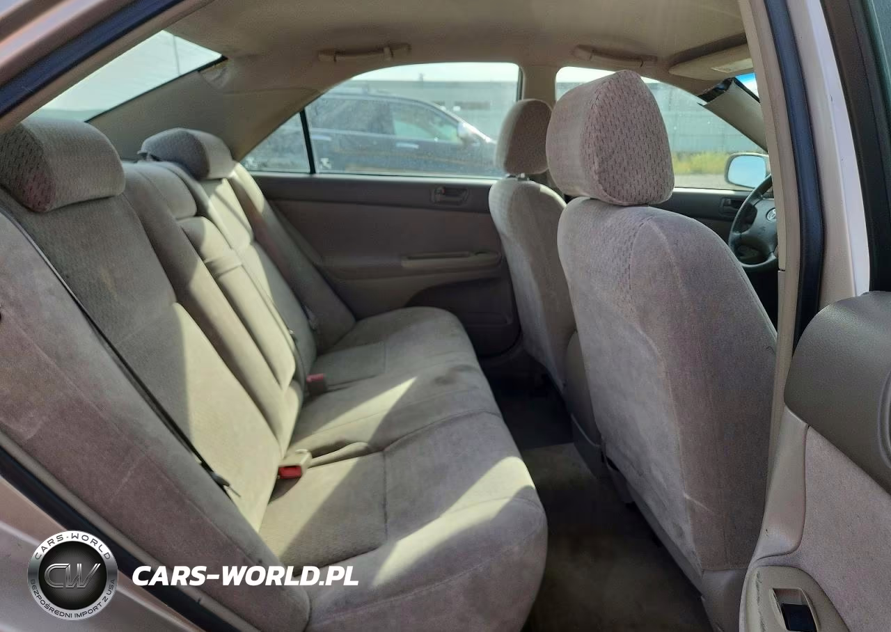 2002 Toyota Camry Le VIN:4T1BE32K12U072343 - 10